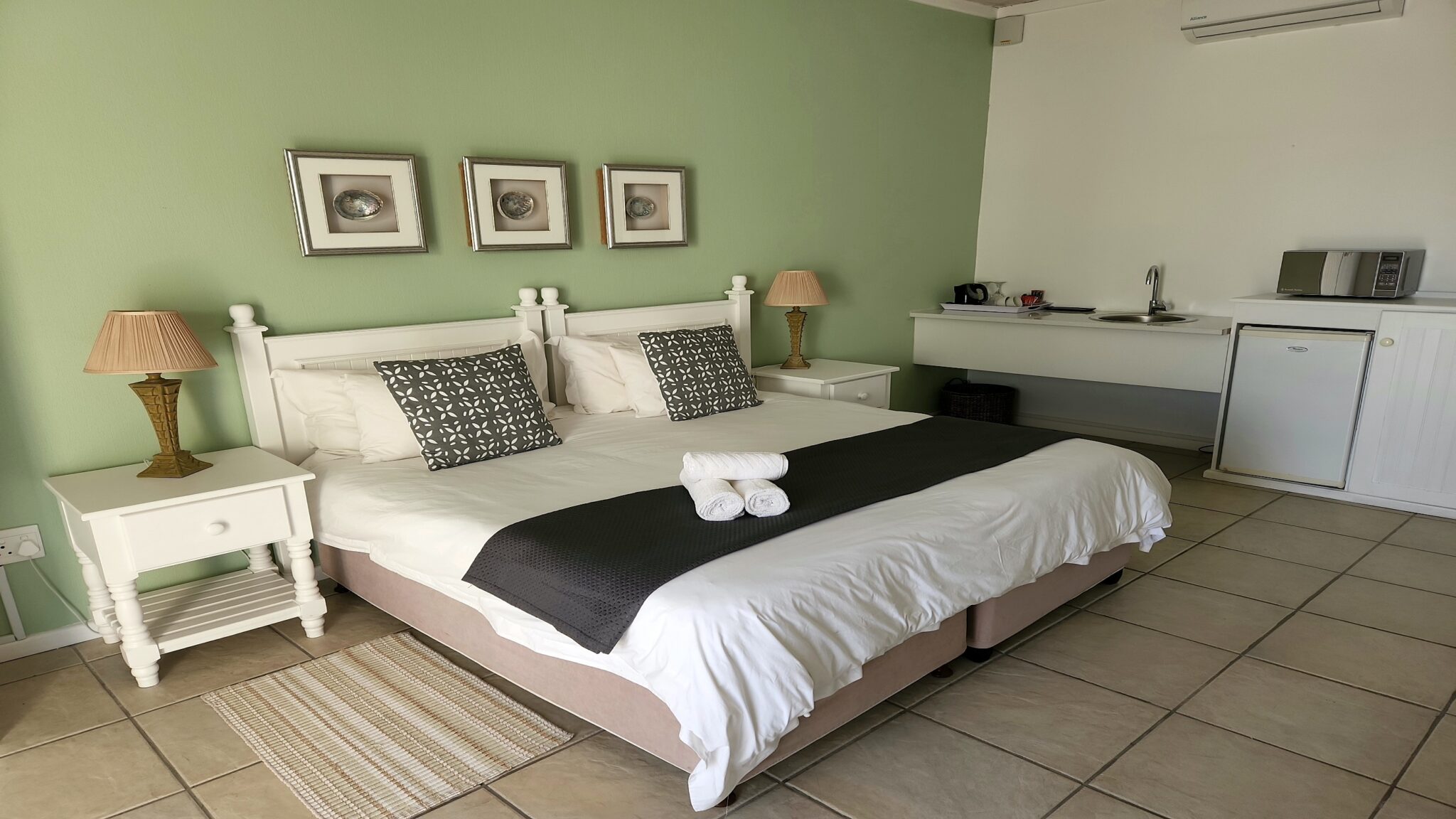 Queen Deluxe Bed