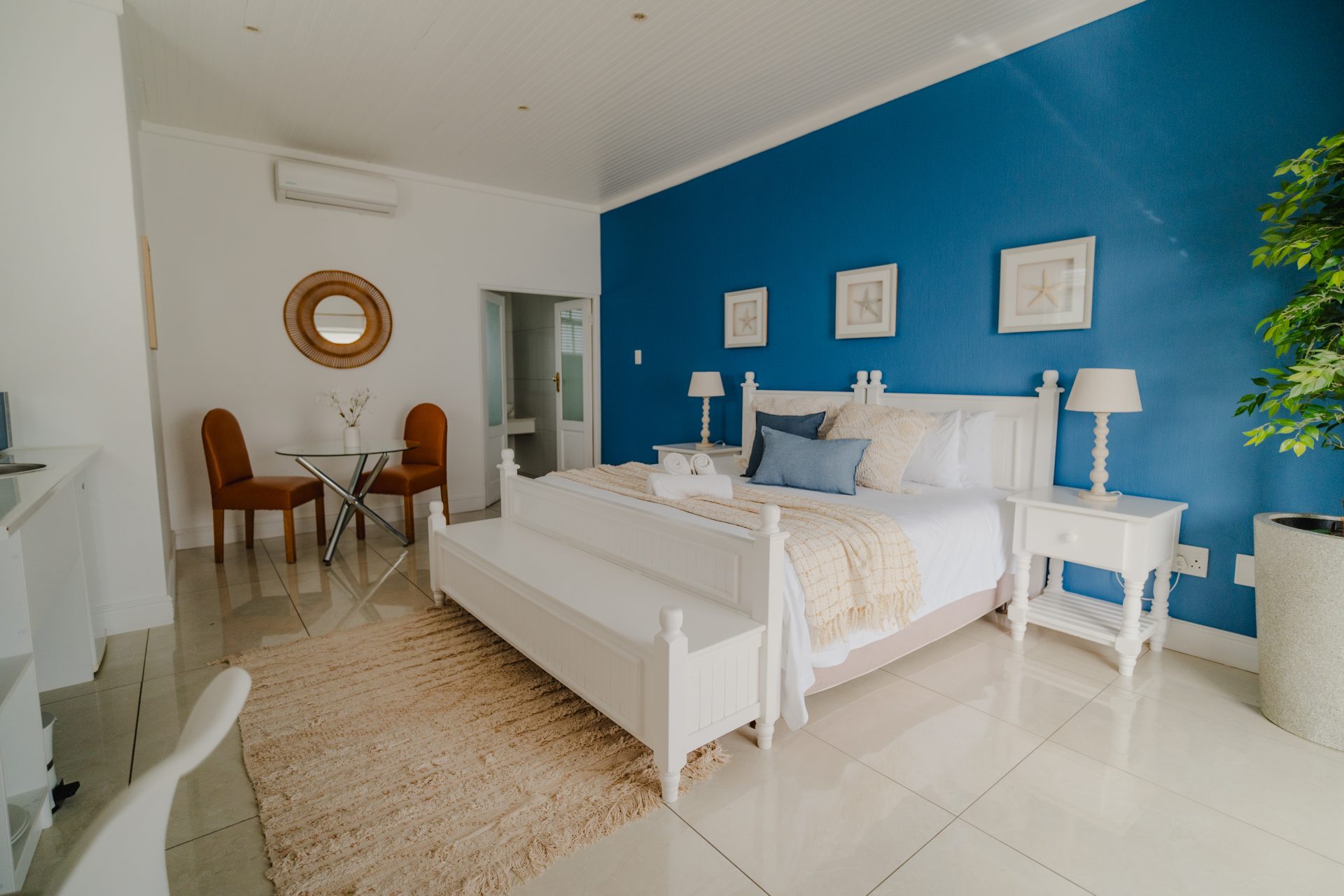Honeymoon Suite